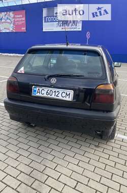 Хэтчбек Volkswagen Golf 1995 в Нововолынске