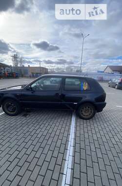 Хэтчбек Volkswagen Golf 1995 в Нововолынске