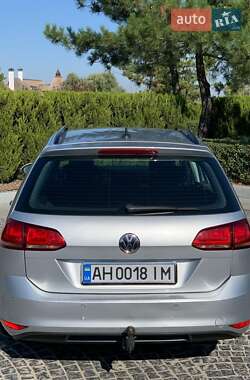 Універсал Volkswagen Golf 2015 в Дніпрі