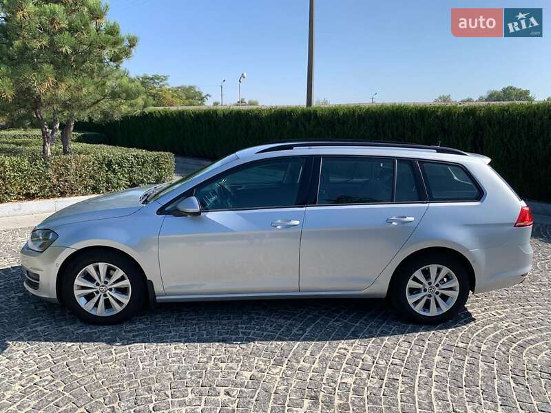Універсал Volkswagen Golf 2015 в Дніпрі