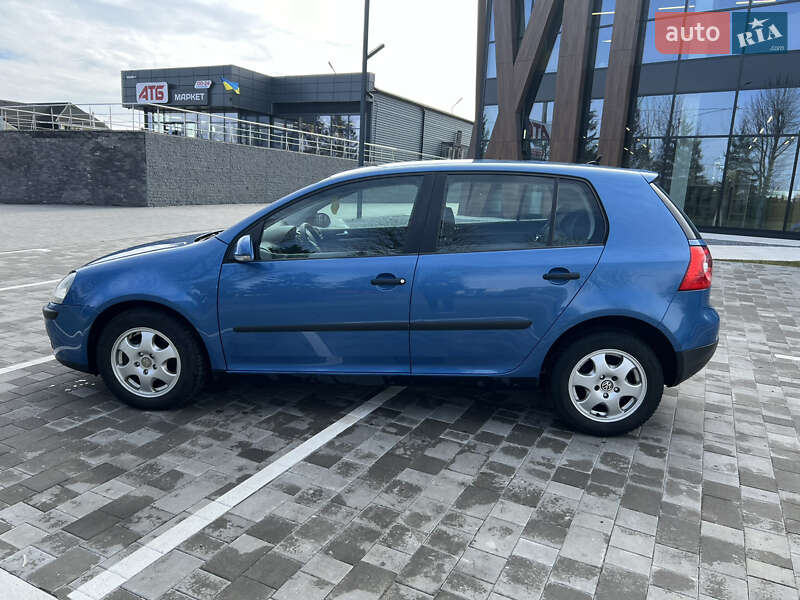 Хетчбек Volkswagen Golf 2003 в Луцьку