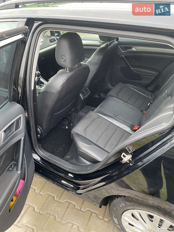 Универсал Volkswagen Golf 2016 в Луцке