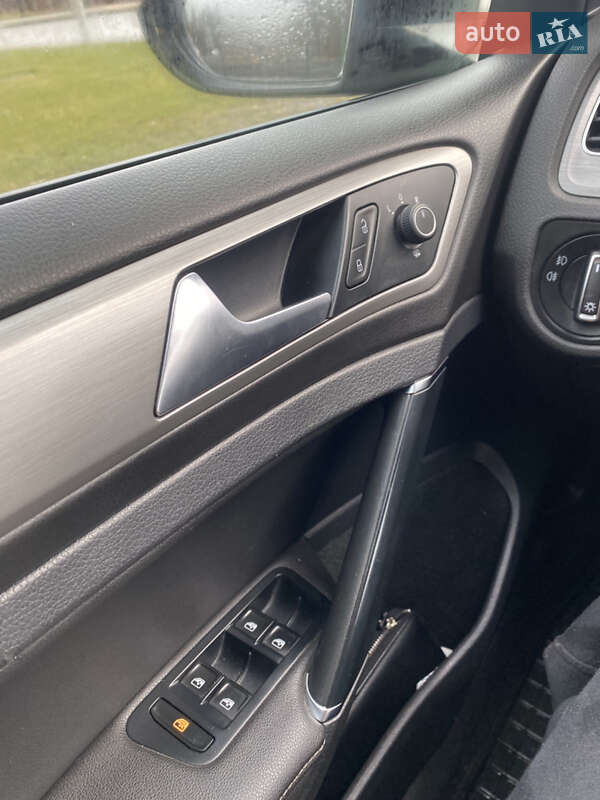 Универсал Volkswagen Golf 2016 в Луцке