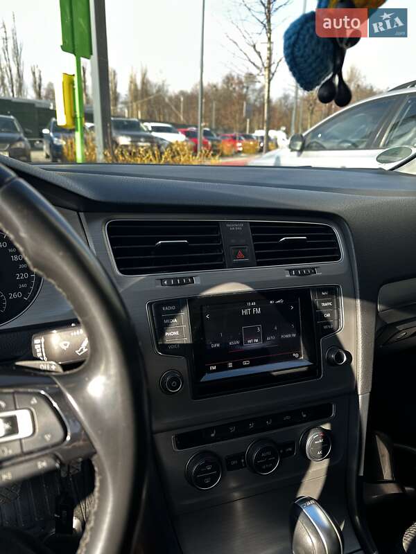 Універсал Volkswagen Golf 2014 в Києві