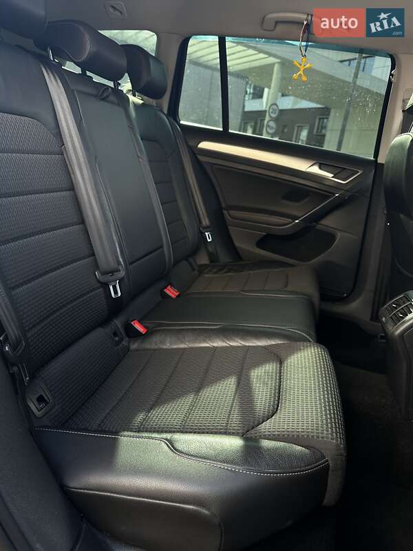 Універсал Volkswagen Golf 2014 в Києві