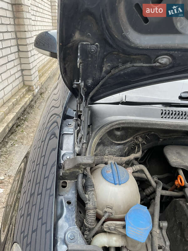 Хэтчбек Volkswagen Golf 2005 в Виннице