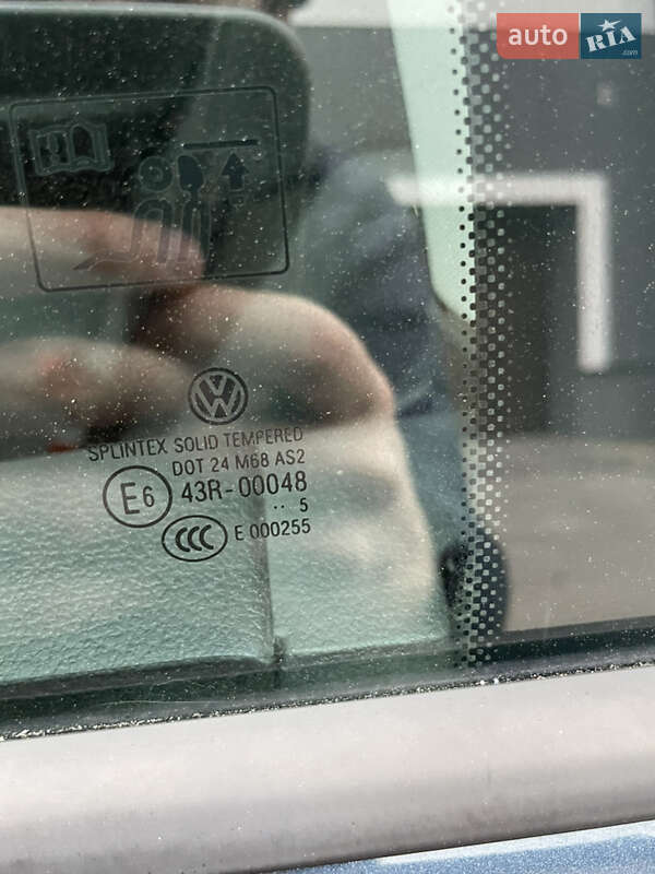 Хэтчбек Volkswagen Golf 2005 в Виннице