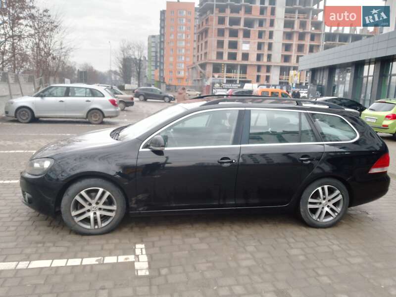 Універсал Volkswagen Golf 2012 в Івано-Франківську