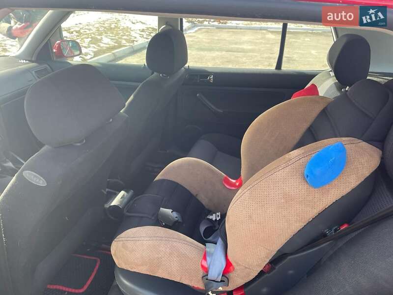 Хэтчбек Volkswagen Golf 2000 в Харькове