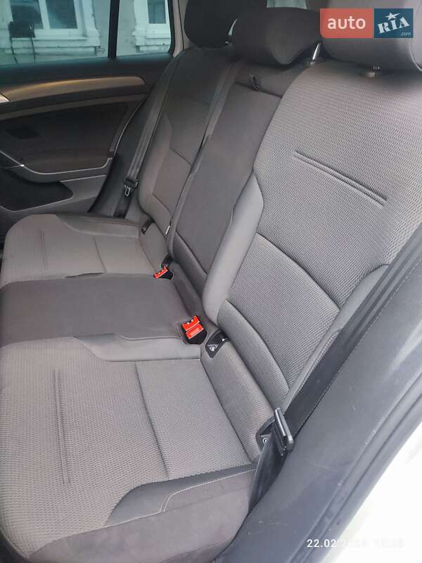 Универсал Volkswagen Golf 2017 в Павлограде