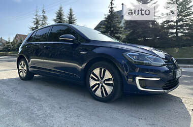 Хэтчбек Volkswagen Golf 2018 в Киеве