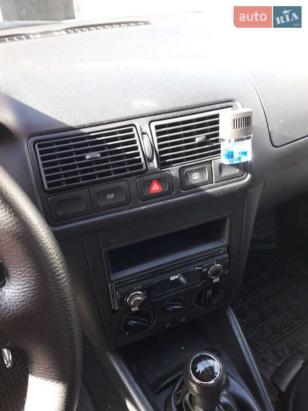 Хэтчбек Volkswagen Golf 2001 в Полтаве