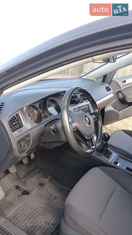 Універсал Volkswagen Golf 2016 в Києві