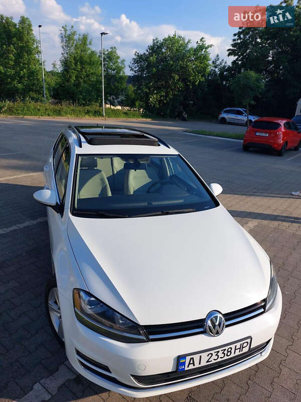 Универсал Volkswagen Golf 2015 в Львове