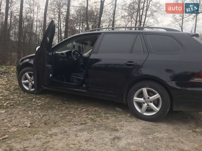 Универсал Volkswagen Golf 2010 в Львове