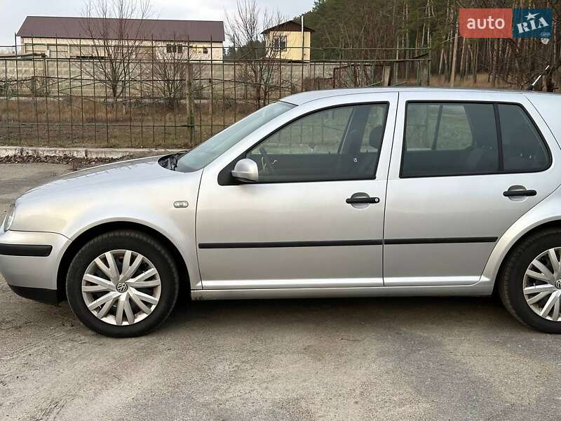 Хэтчбек Volkswagen Golf 2000 в Кременчуге