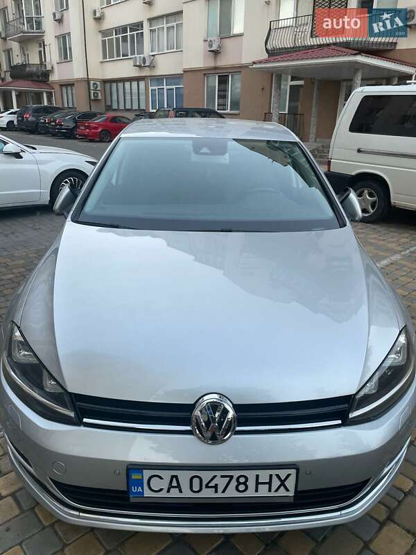 Хэтчбек Volkswagen Golf 2014 в Одессе