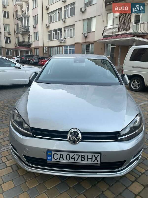Хэтчбек Volkswagen Golf 2014 в Одессе