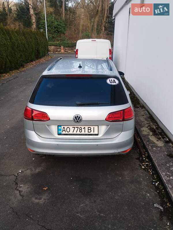 Универсал Volkswagen Golf 2013 в Ужгороде