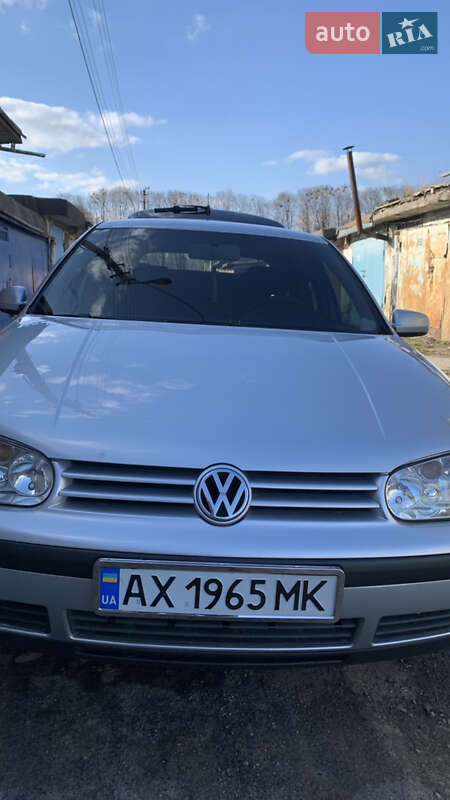 Хетчбек Volkswagen Golf 2003 в Зміїві