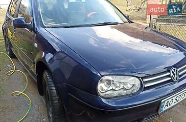 Хэтчбек Volkswagen Golf 2001 в Рахове