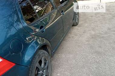 Хетчбек Volkswagen Golf 2003 в Львові