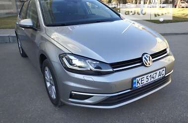 Хэтчбек Volkswagen Golf 2019 в Киеве