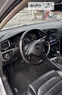 Універсал Volkswagen Golf 2014 в Києві