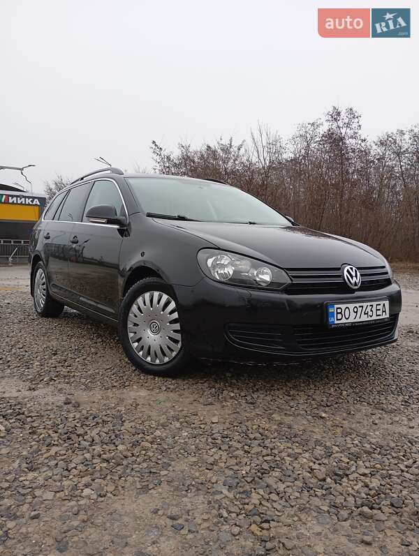 Универсал Volkswagen Golf 2010 в 