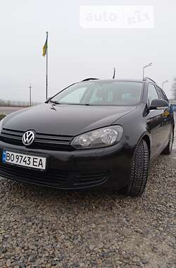 Універсал Volkswagen Golf 2010 в Тернополі