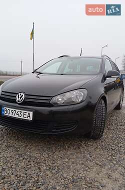 Універсал Volkswagen Golf 2010 в Тернополі