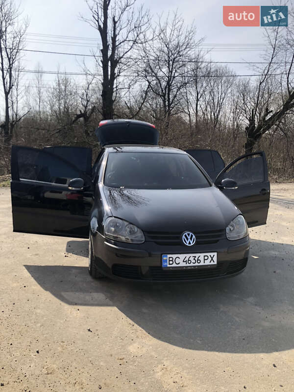 Volkswagen Golf 2004