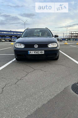 Универсал Volkswagen Golf 2000 в Киеве