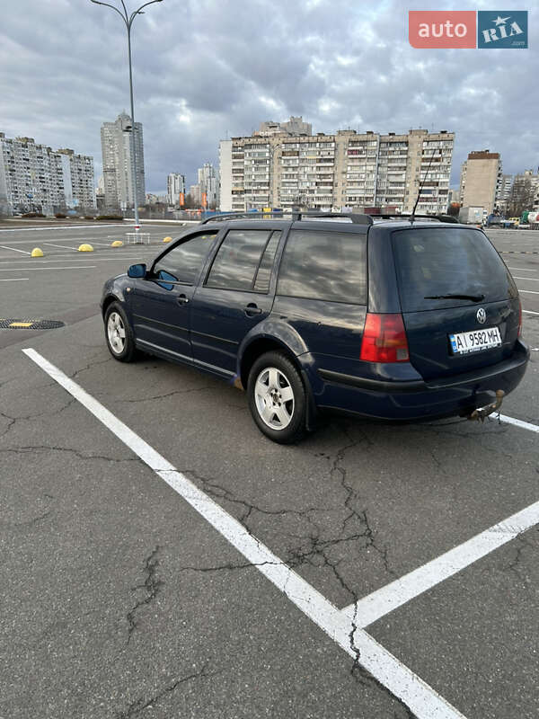 Универсал Volkswagen Golf 2000 в Киеве