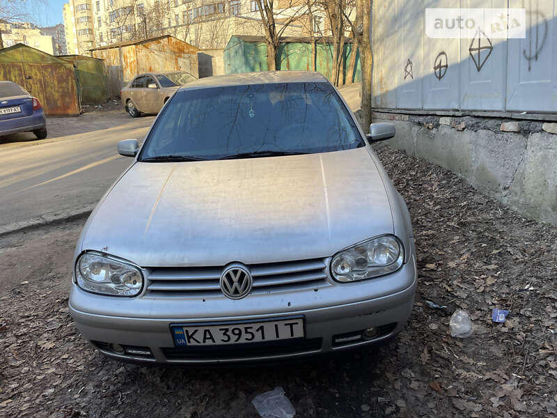 Хэтчбек Volkswagen Golf 1999 в Киеве