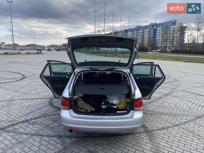 Универсал Volkswagen Golf 2011 в Львове