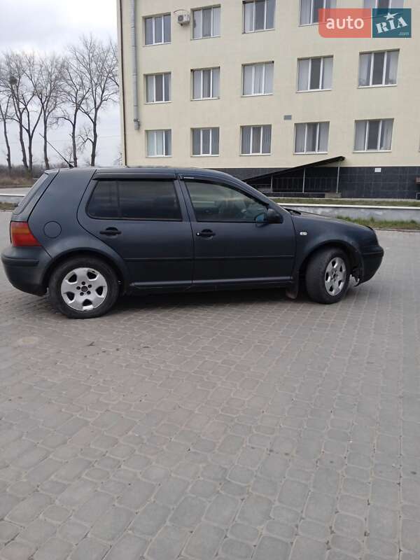 Хэтчбек Volkswagen Golf 2002 в Теплике