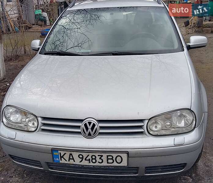 Универсал Volkswagen Golf 2003 в Киеве