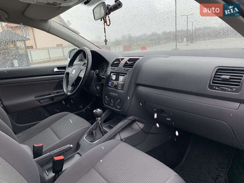 Универсал Volkswagen Golf 2009 в Ивано-Франковске