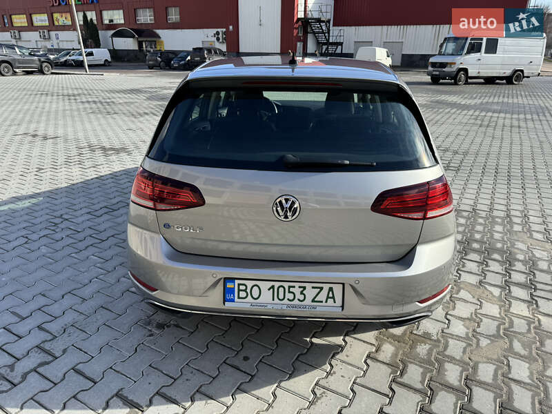 Хэтчбек Volkswagen Golf 2017 в Тернополе