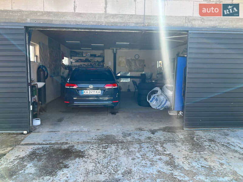 Универсал Volkswagen Golf 2018 в Киеве