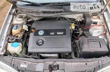 Хэтчбек Volkswagen Golf 2002 в Самборе