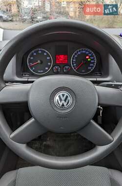 Хэтчбек Volkswagen Golf 2004 в Киеве