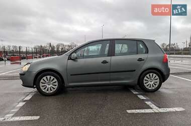 Хэтчбек Volkswagen Golf 2004 в Киеве