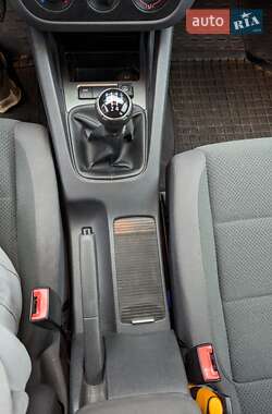 Хэтчбек Volkswagen Golf 2004 в Киеве
