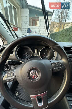Хэтчбек Volkswagen Golf 2012 в 