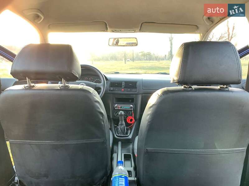 Хетчбек Volkswagen Golf 2000 в Кам'янському