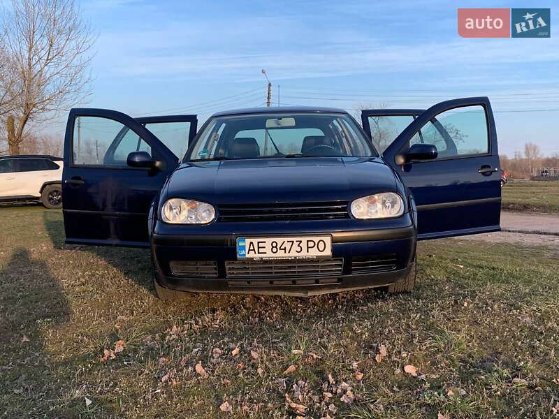 Хетчбек Volkswagen Golf 2000 в Кам'янському