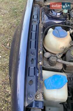 Хетчбек Volkswagen Golf 2000 в 