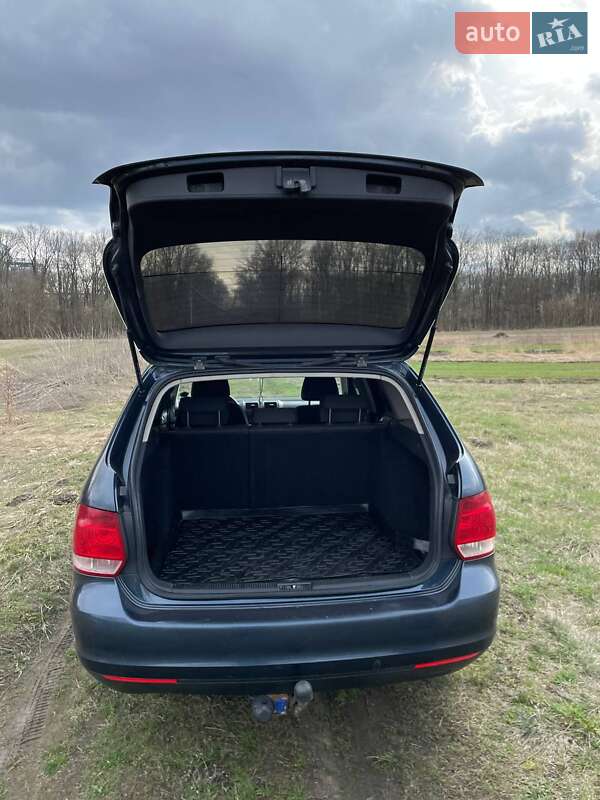 Универсал Volkswagen Golf 2008 в Овруче